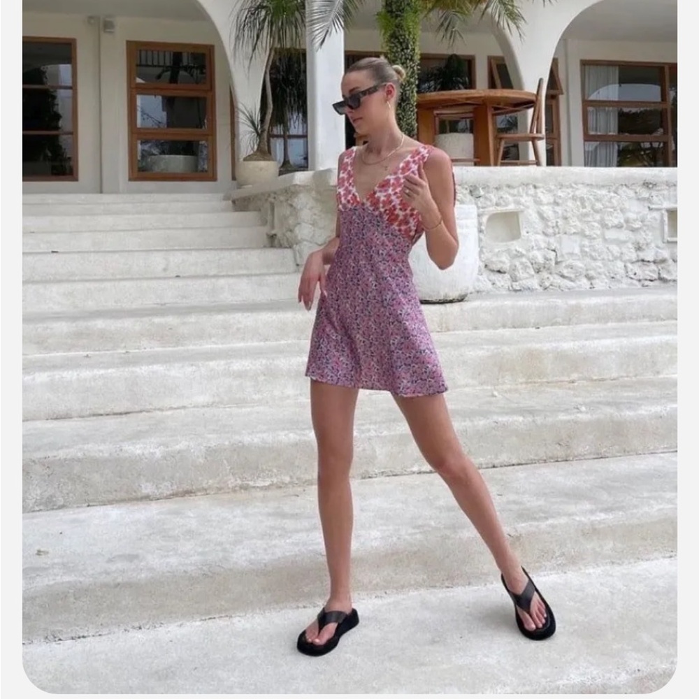 Floral V-Neck Mini Dress in Pink